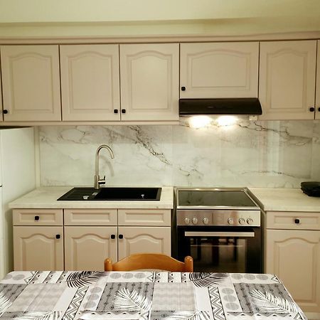 איגומניטסה Paradosi Apartments מראה חיצוני תמונה