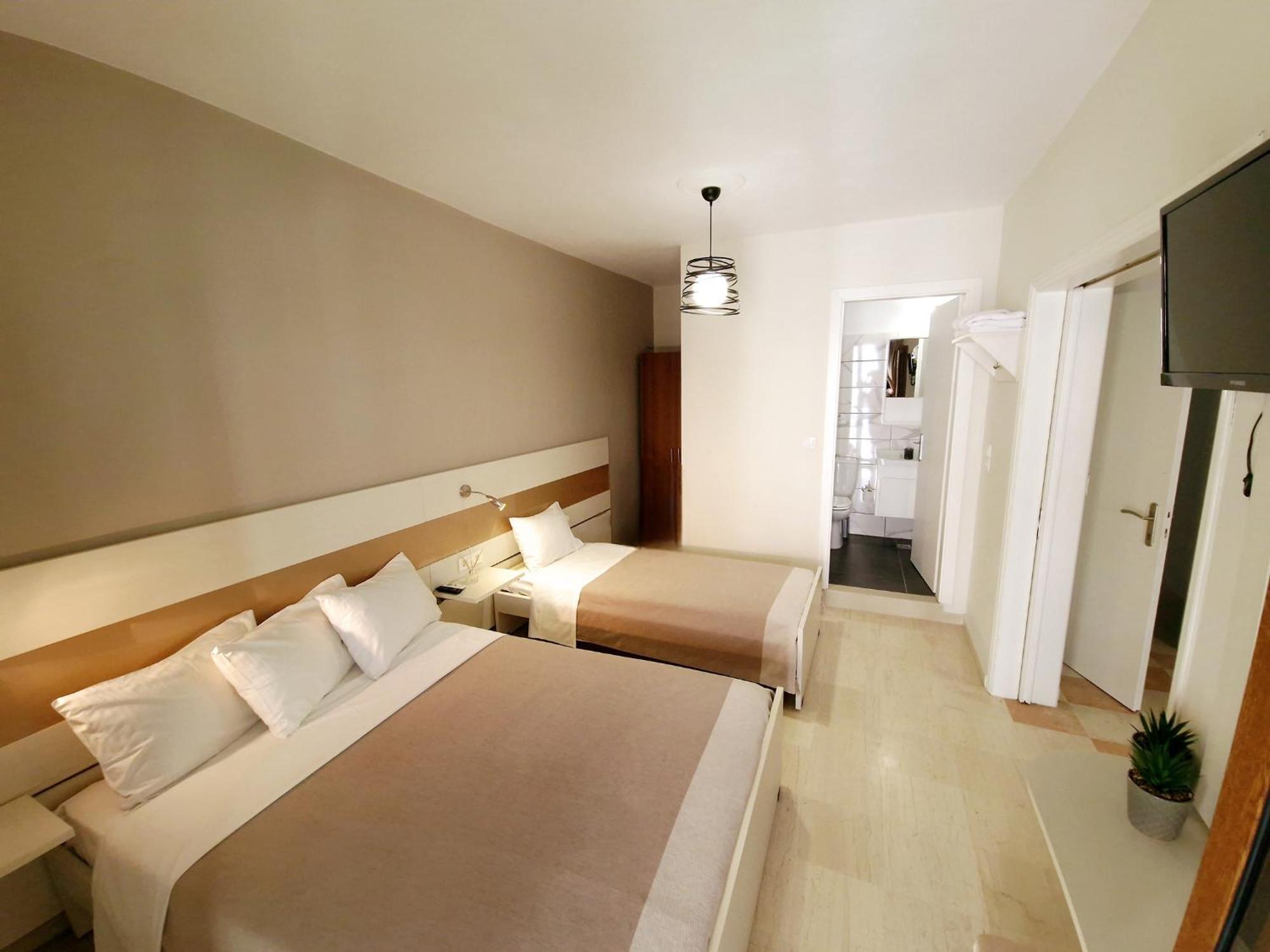 איגומניטסה Paradosi Apartments מראה חיצוני תמונה
