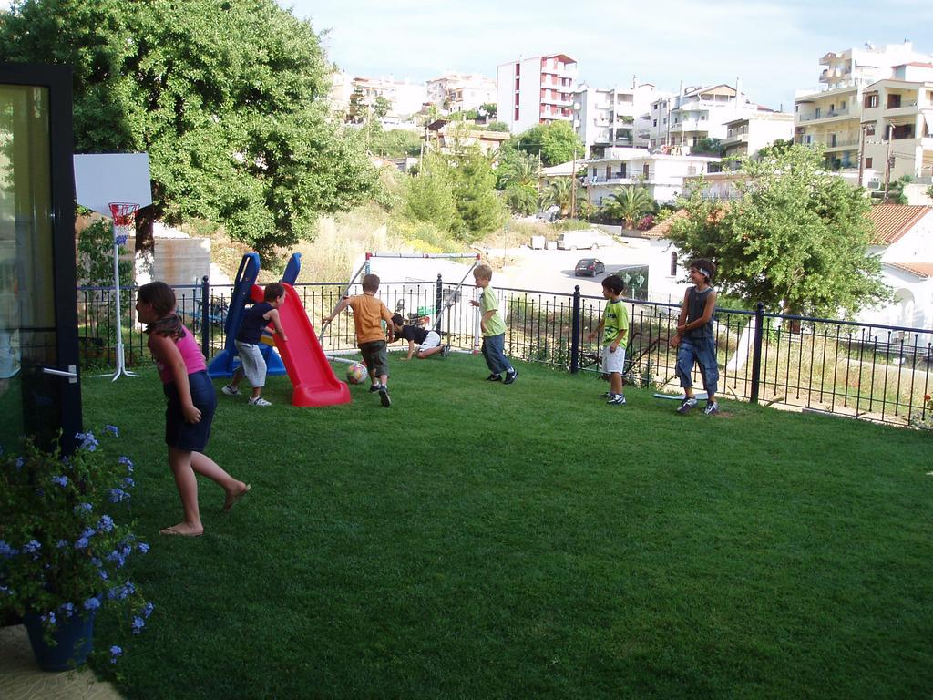 איגומניטסה Paradosi Apartments מראה חיצוני תמונה
